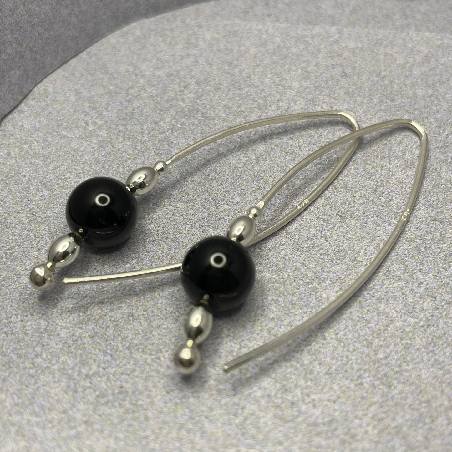 Ear Ring Simplicity Hoop with 8mm Black Onyx